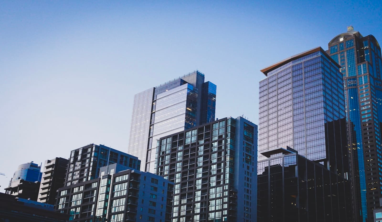 The Rental Portfolio Growth System — Clozo Academy 90-day revenue growth course